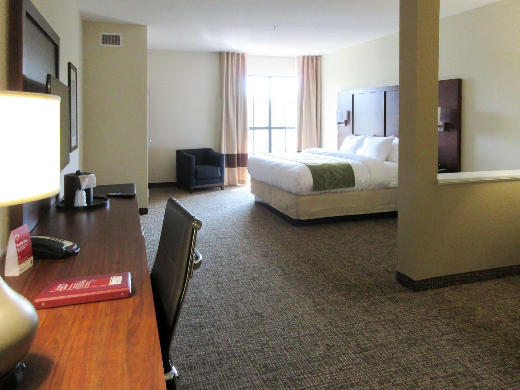 Comfort Suites Greenville South Piedmont Ngoại thất bức ảnh